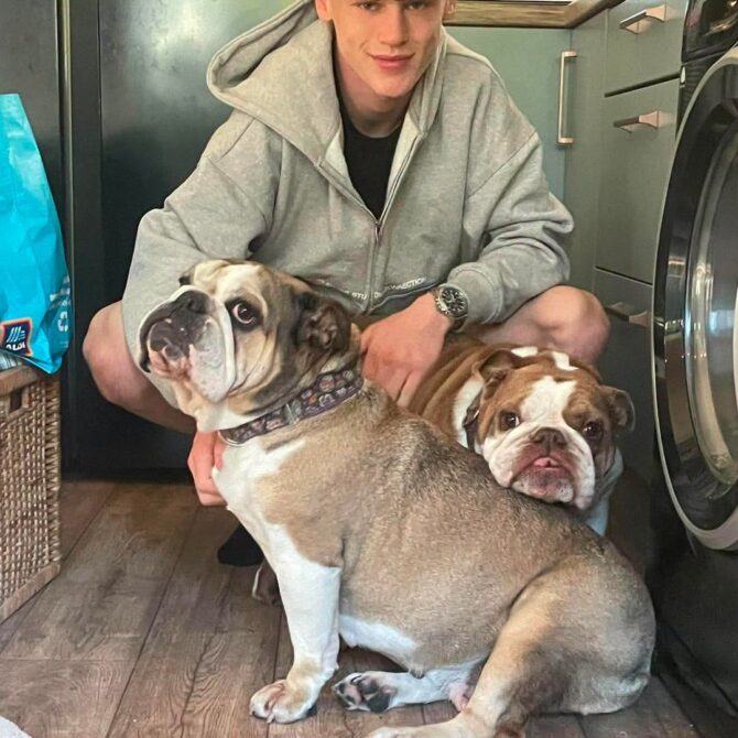 Winnie & Poppy – In foster – Wales